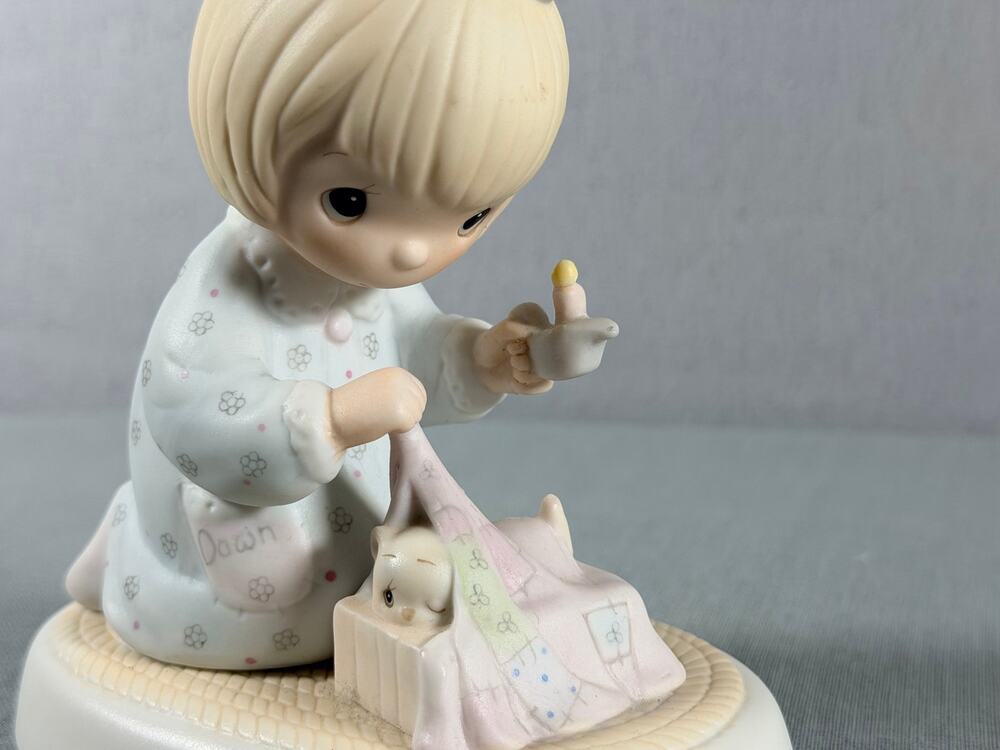 Precious Moments Dawn’s Early Light PM-831 Collectors Club Special Edition